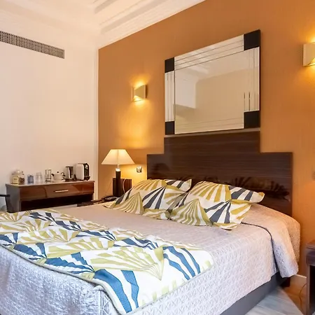 ル ムーリス ホテル