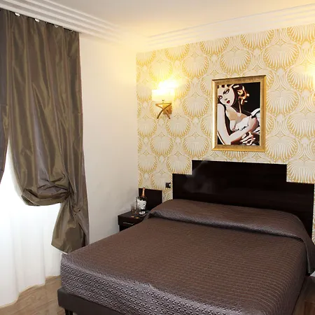 Le Meurice Hotel 3*