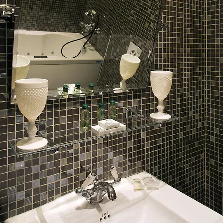 Отель Le Meurice 3*