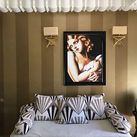 Отель Le Meurice