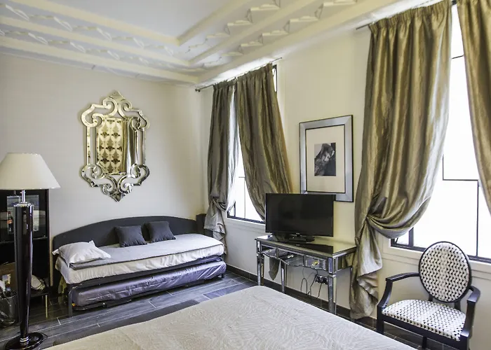 Le Meurice Szálloda 3*